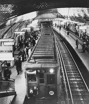 Station de metro Palais-Royal, Paris