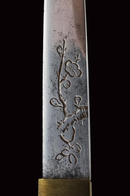 Bel Coltello con Fodero in Osso Scolpito