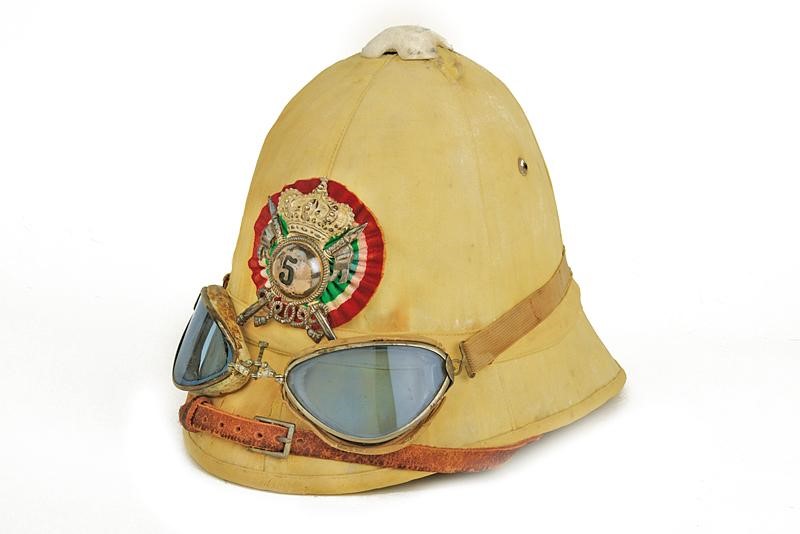 Casco Coloniale da Ufficiale del 5° Reggimento Lancieri di Novara
