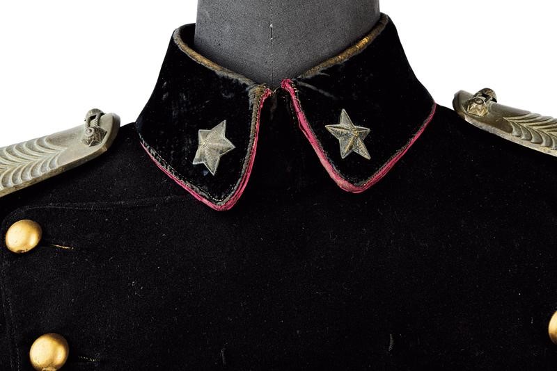 Rara Uniforme da Ufficiale Medico della Croce Rossa