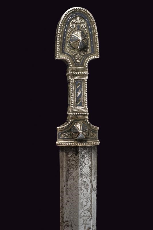 Bel Kindjal in Argento