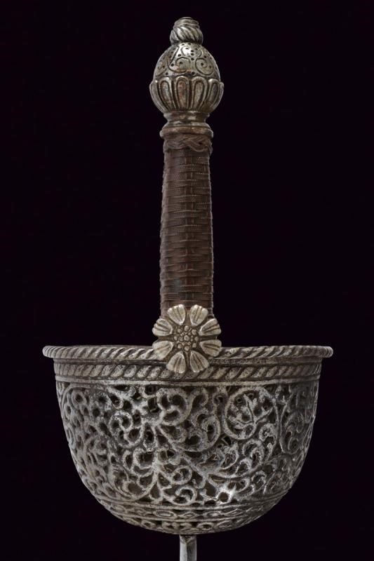 Elegante Spada a Tazza