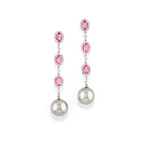 Pendant earrings with sapphires