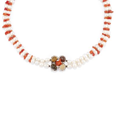 Collana di perle coltivate d'acqua dolce e corallo, oro bicolore 18k