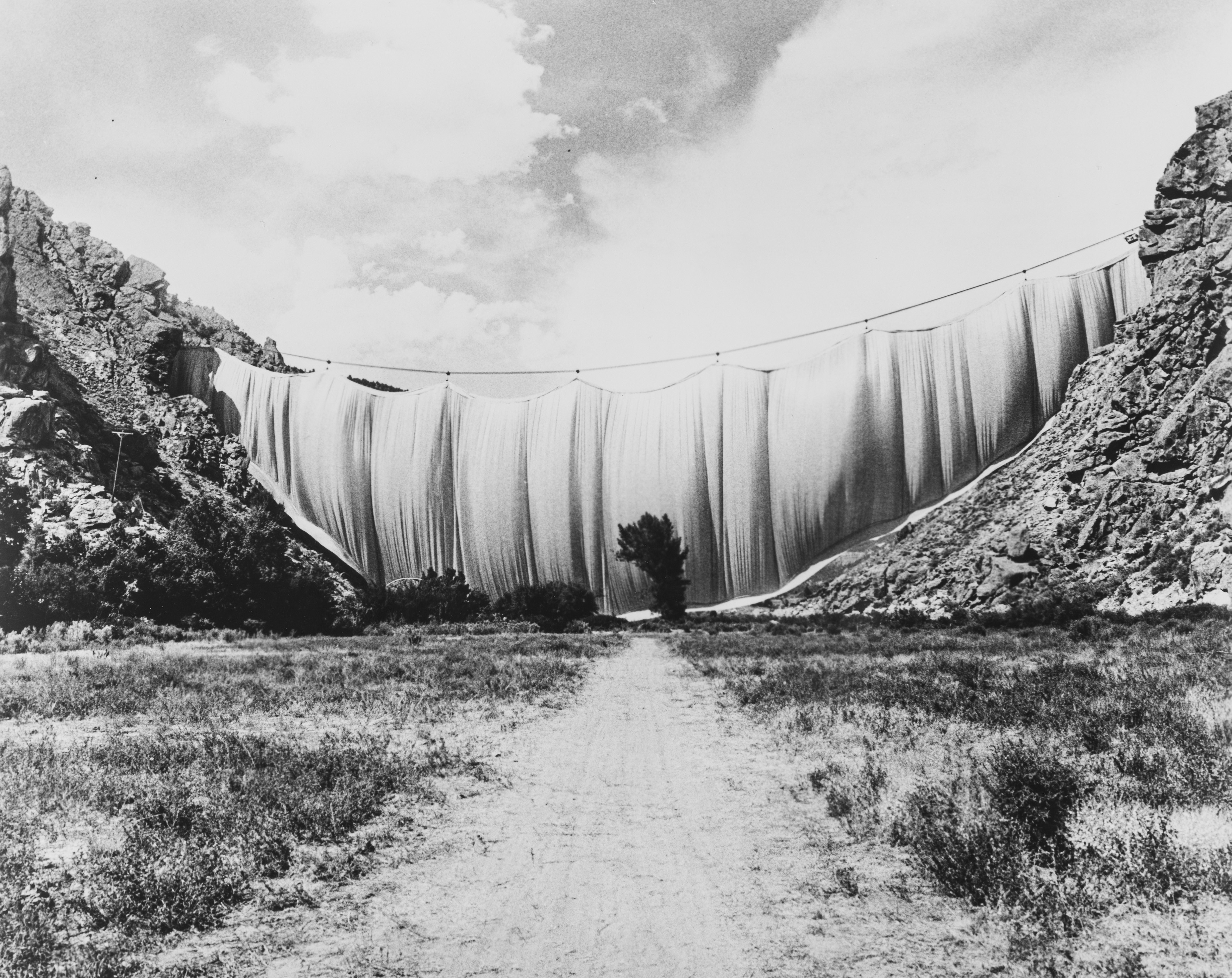 Shunk & Kender - Christo, Valley Curtain – Due stampe vintage alla gelatina ai sali d'argento