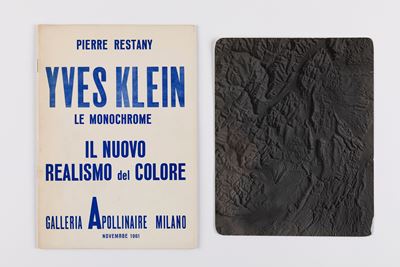Yves Klein, Catalogo della mostra e fotografia "Relief planetaire 'Terre'"