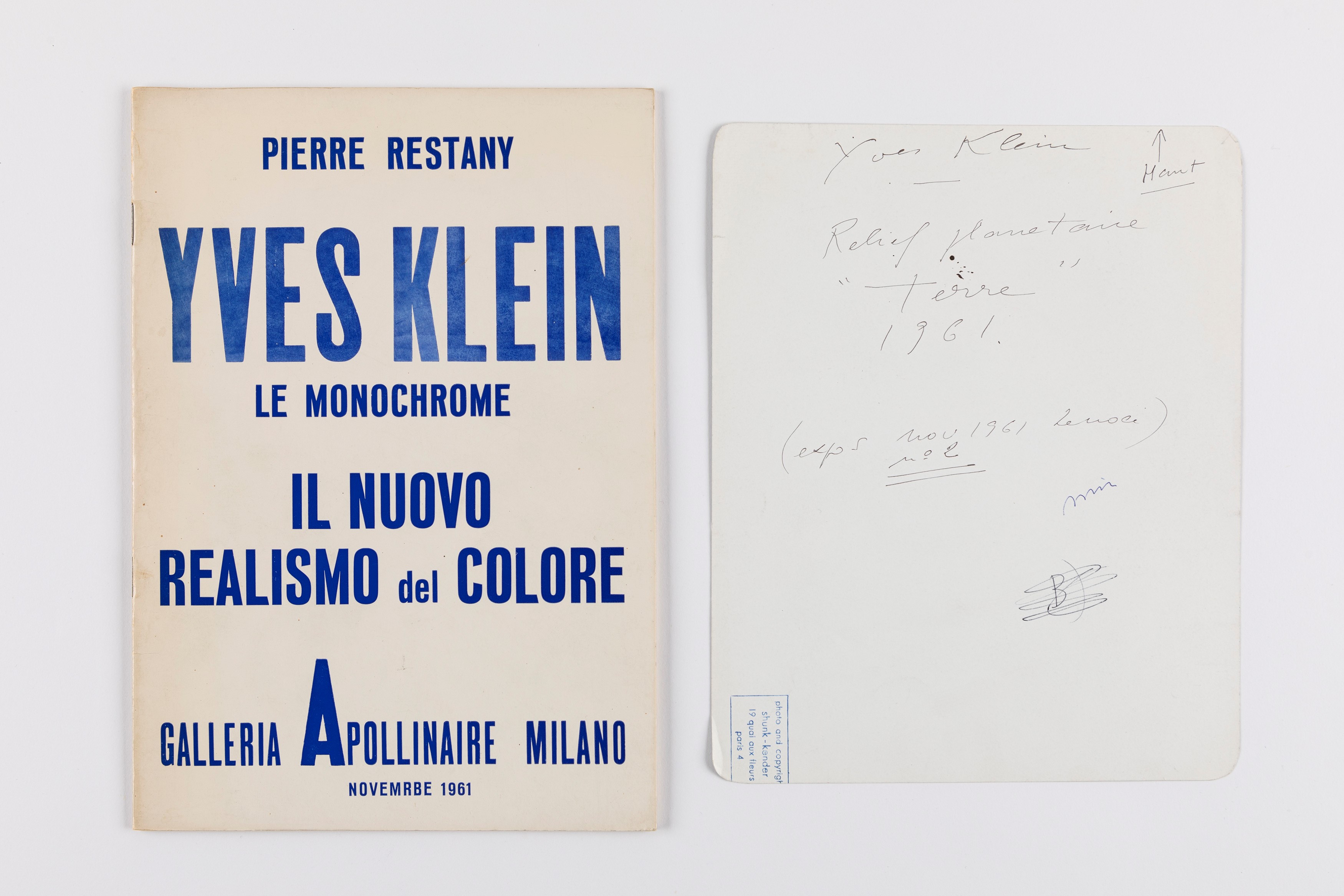 Yves Klein, Catalogo della mostra e fotografia "Relief planetaire 'Terre'"