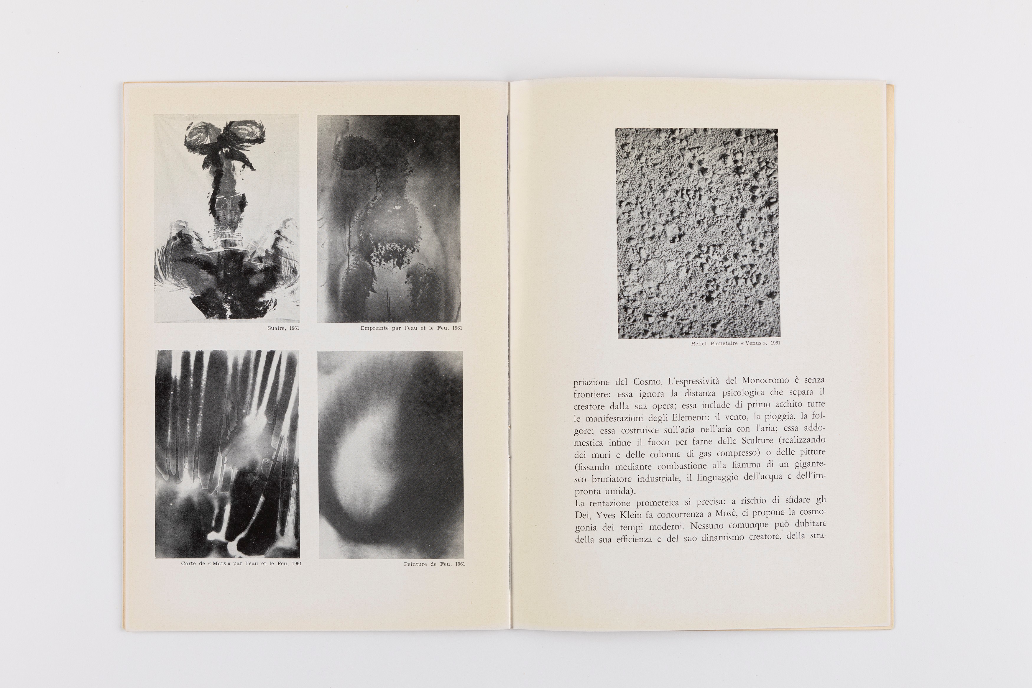 Yves Klein, Catalogo della mostra e fotografia "Relief planetaire 'Terre'"