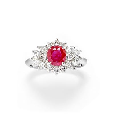 Anello con Rubino