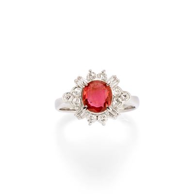 Anello con Rubino