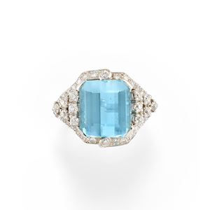 Anello con acquamarina