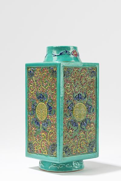 Vaso in porcellana Cong, Cina, periodo della Repubblica (1912-1949)