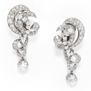 Pendant diamond earrings