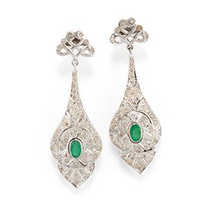 Pendant emerald earrings