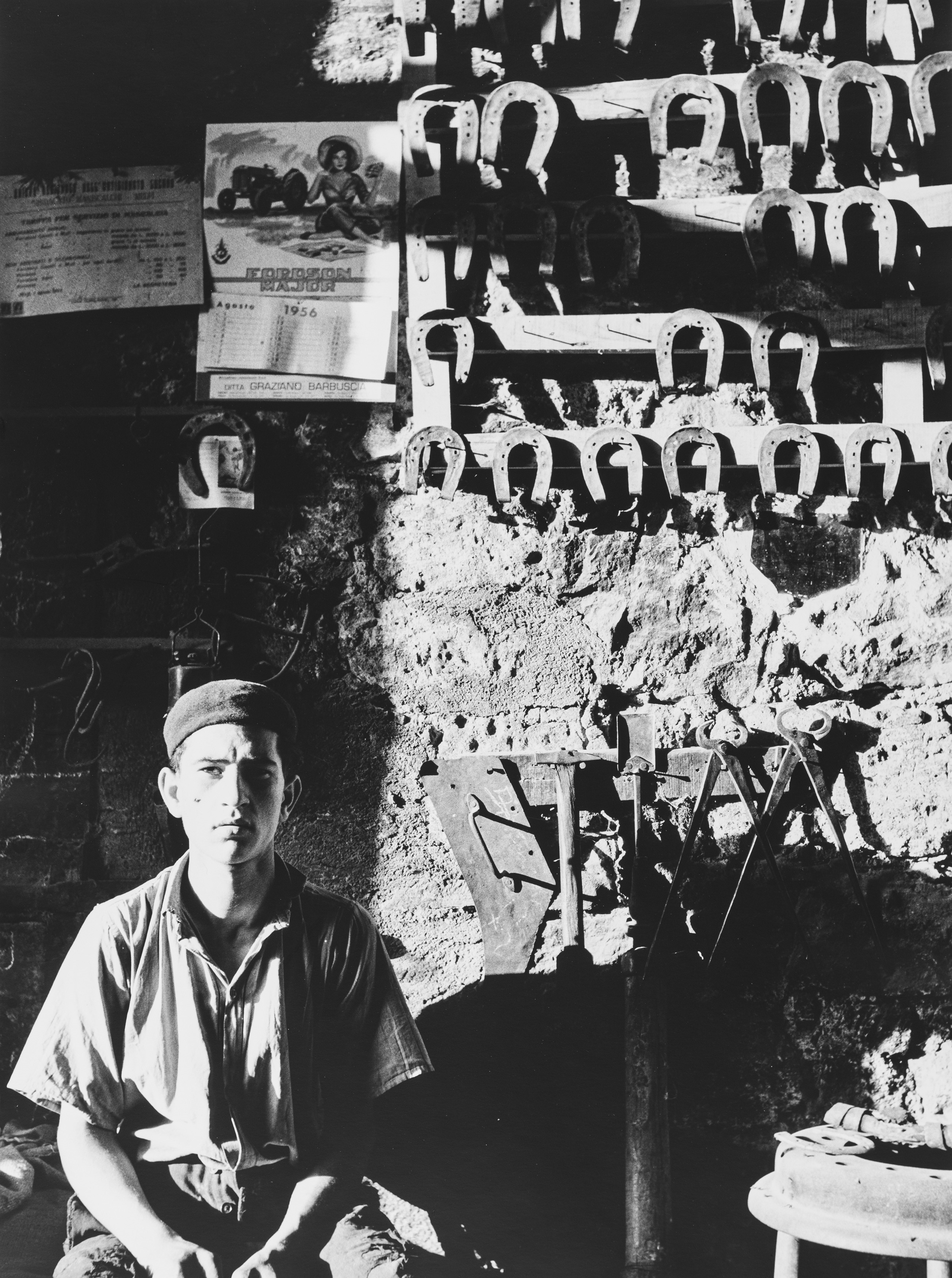 Nino Migliori - Da 'Gente del Nord', il garzone del barbiere - Stampa alla gelatina ai sali d'arg...