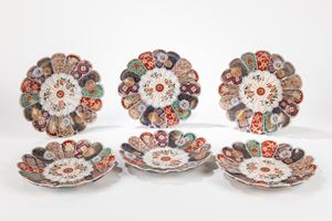 Sei piatti lobati in porcellana Imari