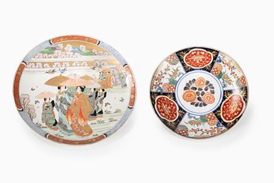Due piatti in porcellana Imari, Giappone, secolo XX