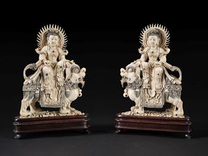☼COPPIA DI SCULTURE IN AVORIO RAFFIGURANTI GUANYIN