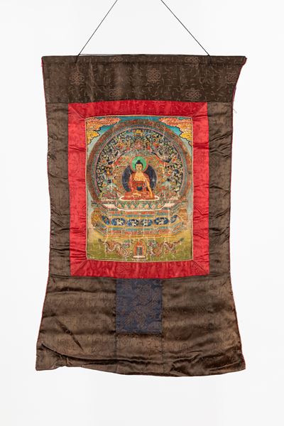 Thangka, raffigurante Buddha Shakyamuni assiso su un fiore di loto
