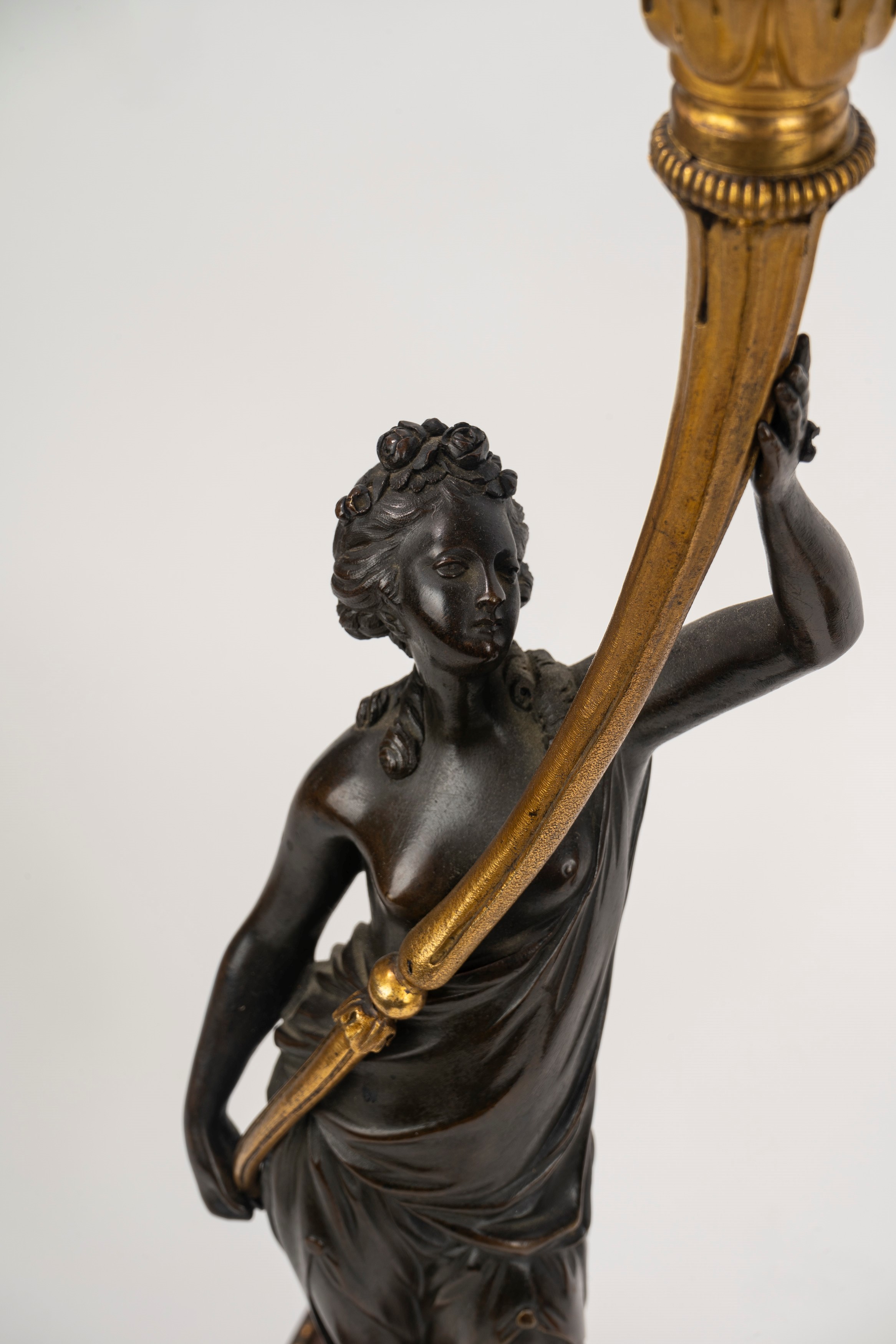 Coppia di Candelieri in Bronzo e Marmo, Francia Fine Secolo XVIII - Inizi Secolo XIX