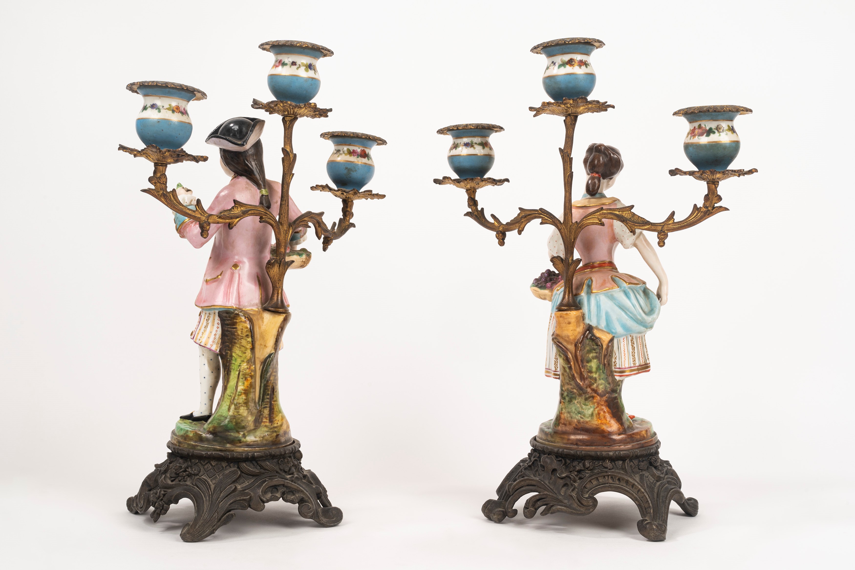 Coppia di Candelabri in Porcellana Policroma e Metallo, Secolo XIX