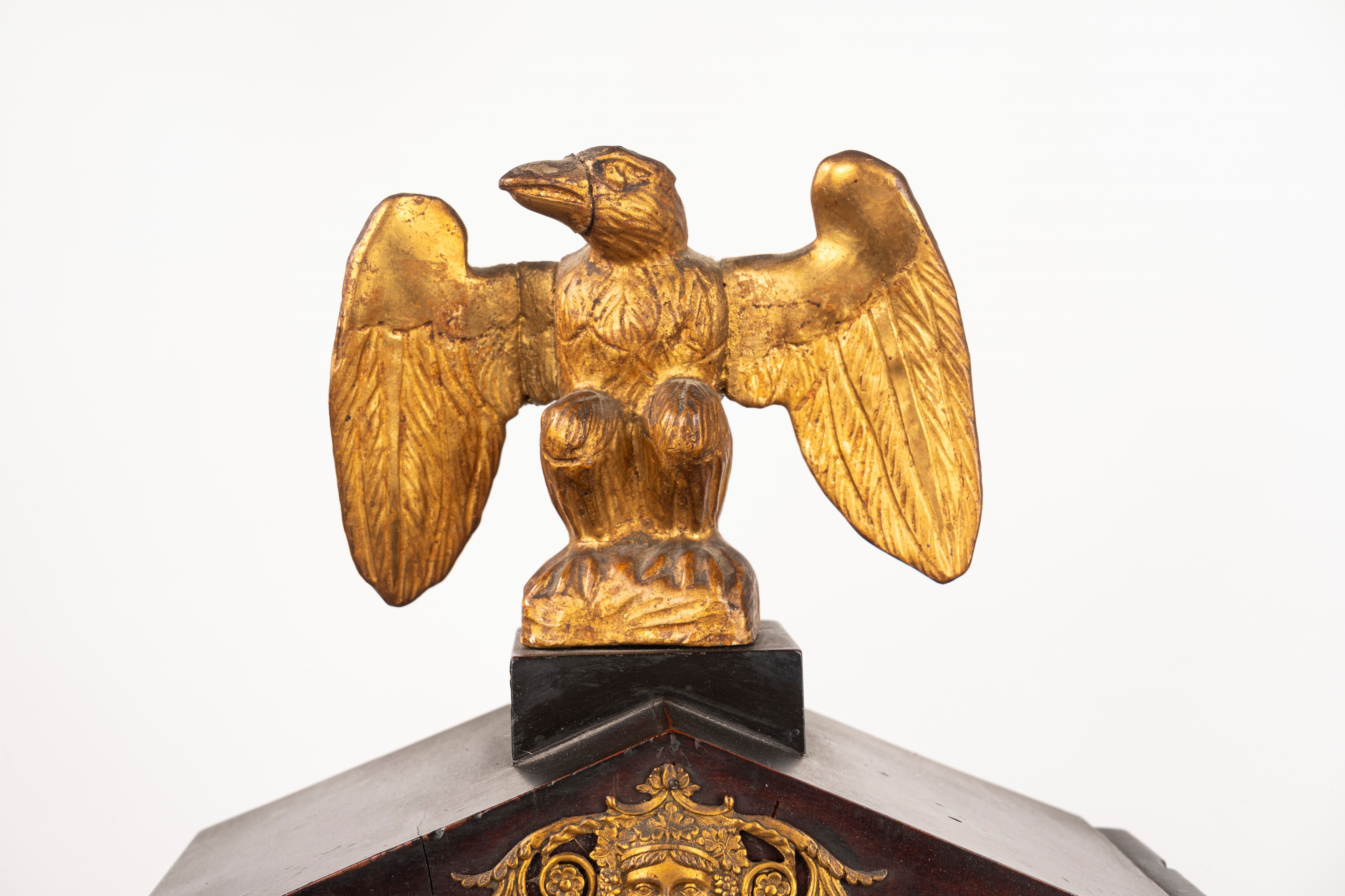 Pendola da Tavolo Biedermeier con Colonne in Alabastro e Applicazioni in Bronzo Dorato, Vienna 18...
