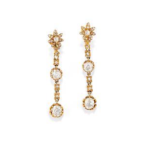 Pendant diamond earrings
