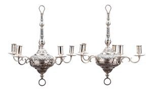 Coppia di antichi lampadari