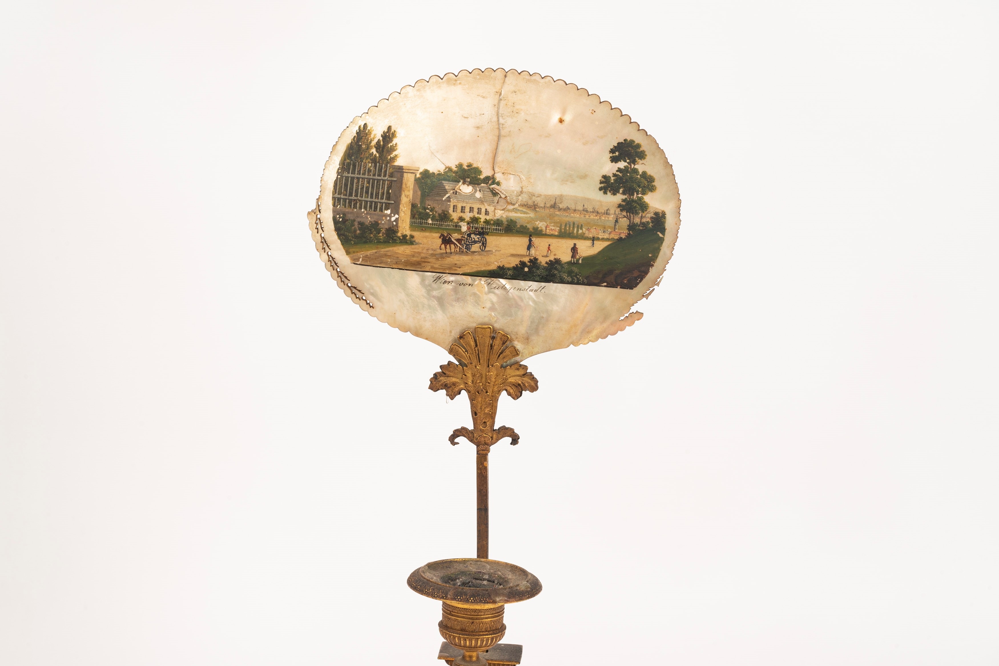 Ventola in madreperla e bronzo dorato, secolo XIX