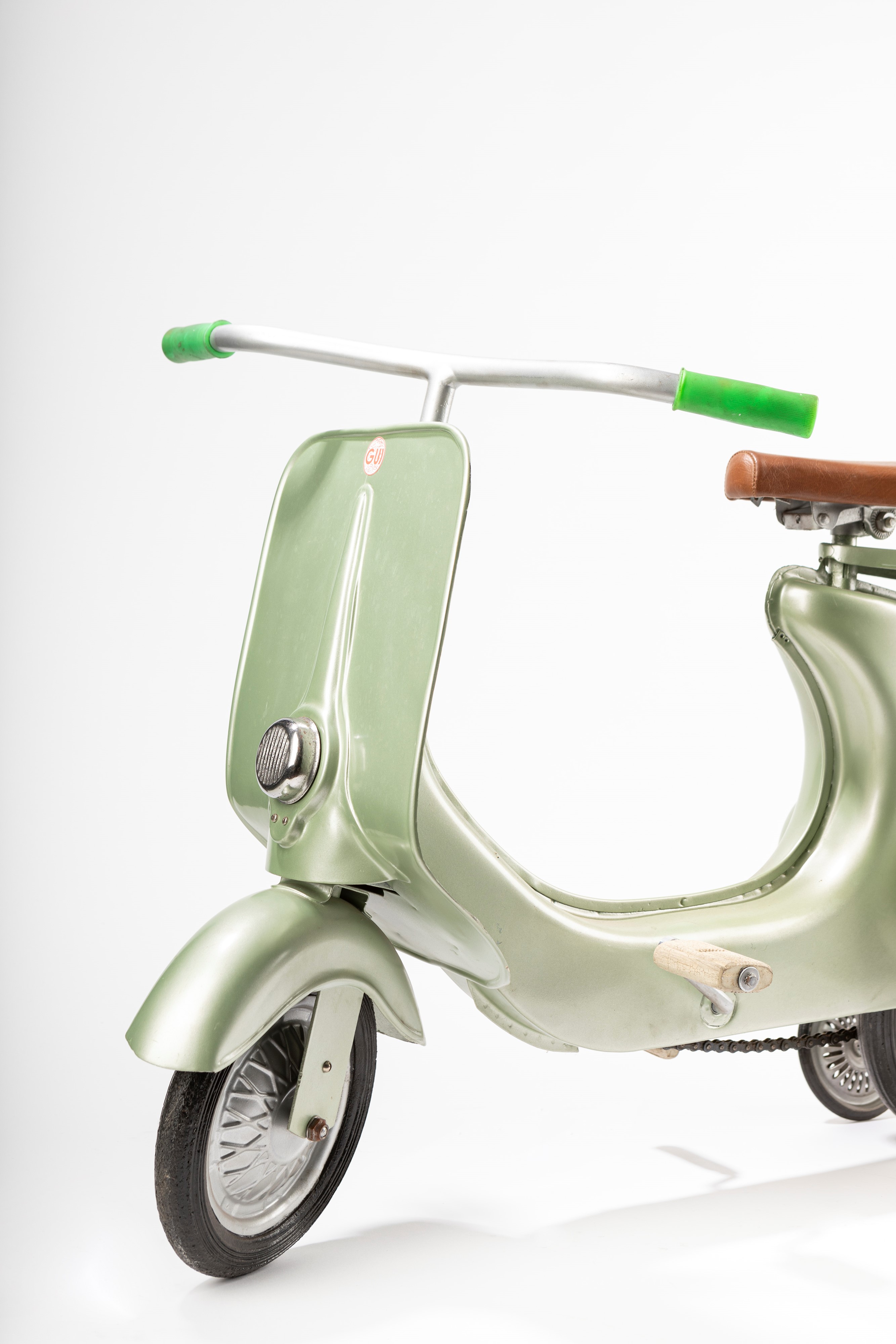Pierre Gui - Vespa a Pedali