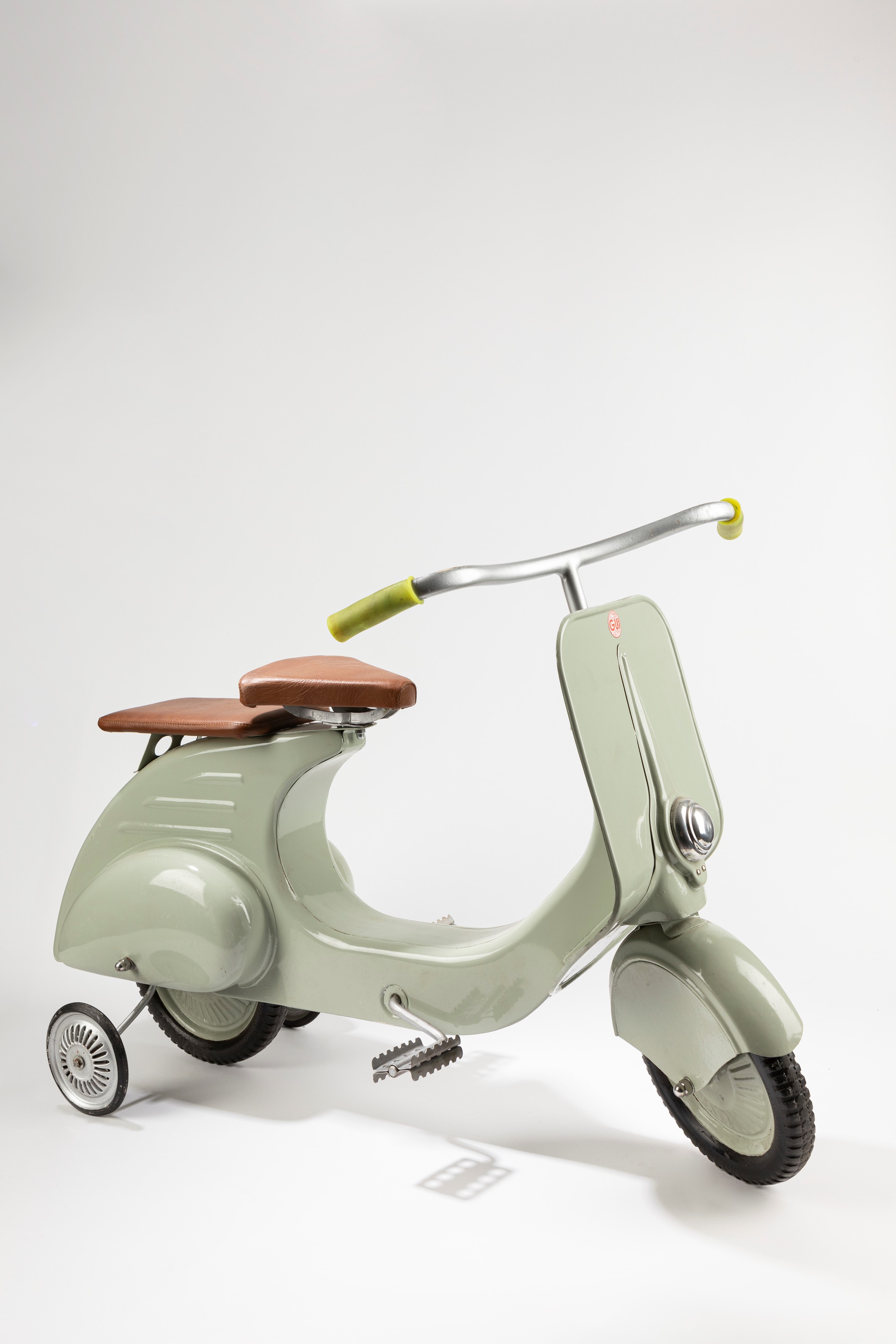 Pierre Gui - Vespa a Pedali