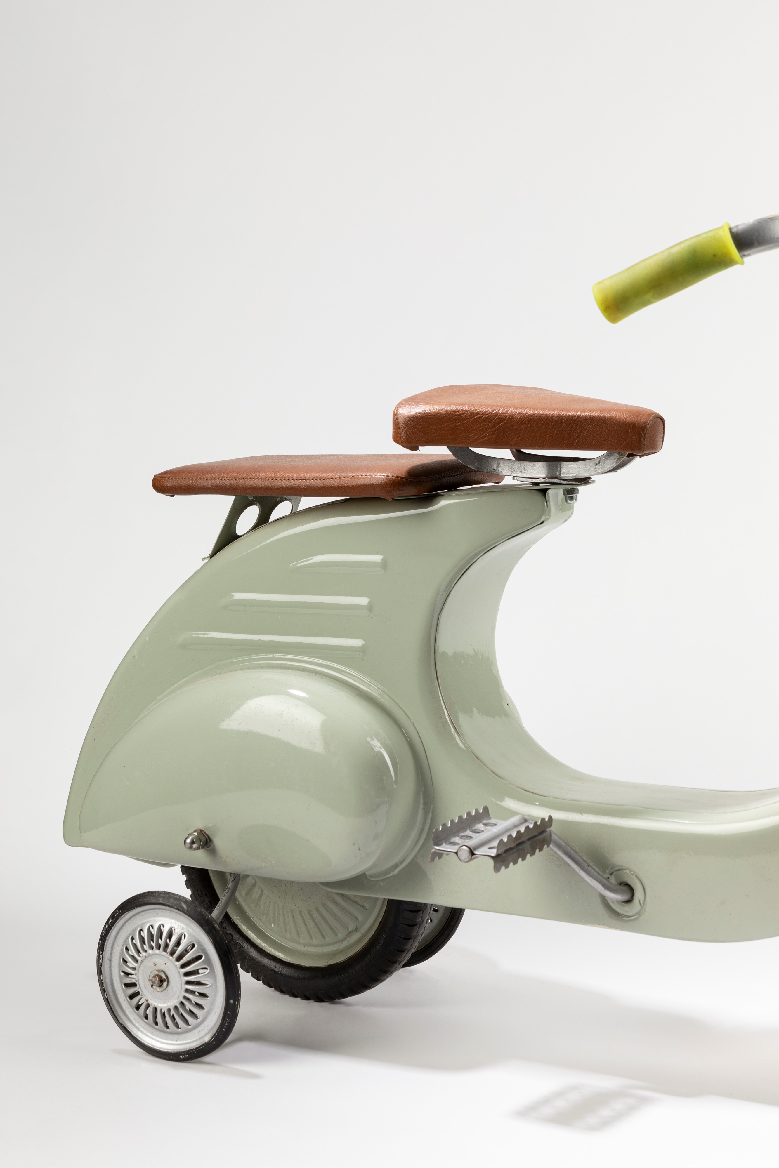 Pierre Gui - Vespa a Pedali