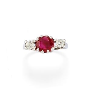  - Anello con rubino