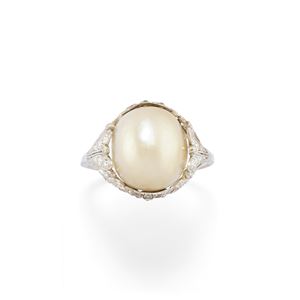  - Anello con perla naturale
