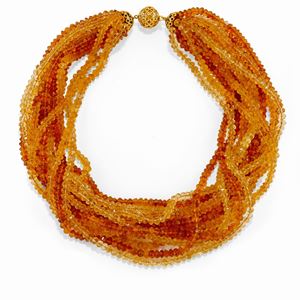 A 18K yellow gold and quartz necklace