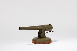 Rare cannon with circular base