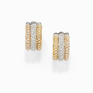 Orecchini nei tre ori 18K e diamanti taglio brillante ct 2,00