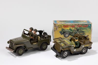 Due Jeep Militari Giapponesi