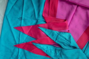 Lotto composto da tre grandi foulard