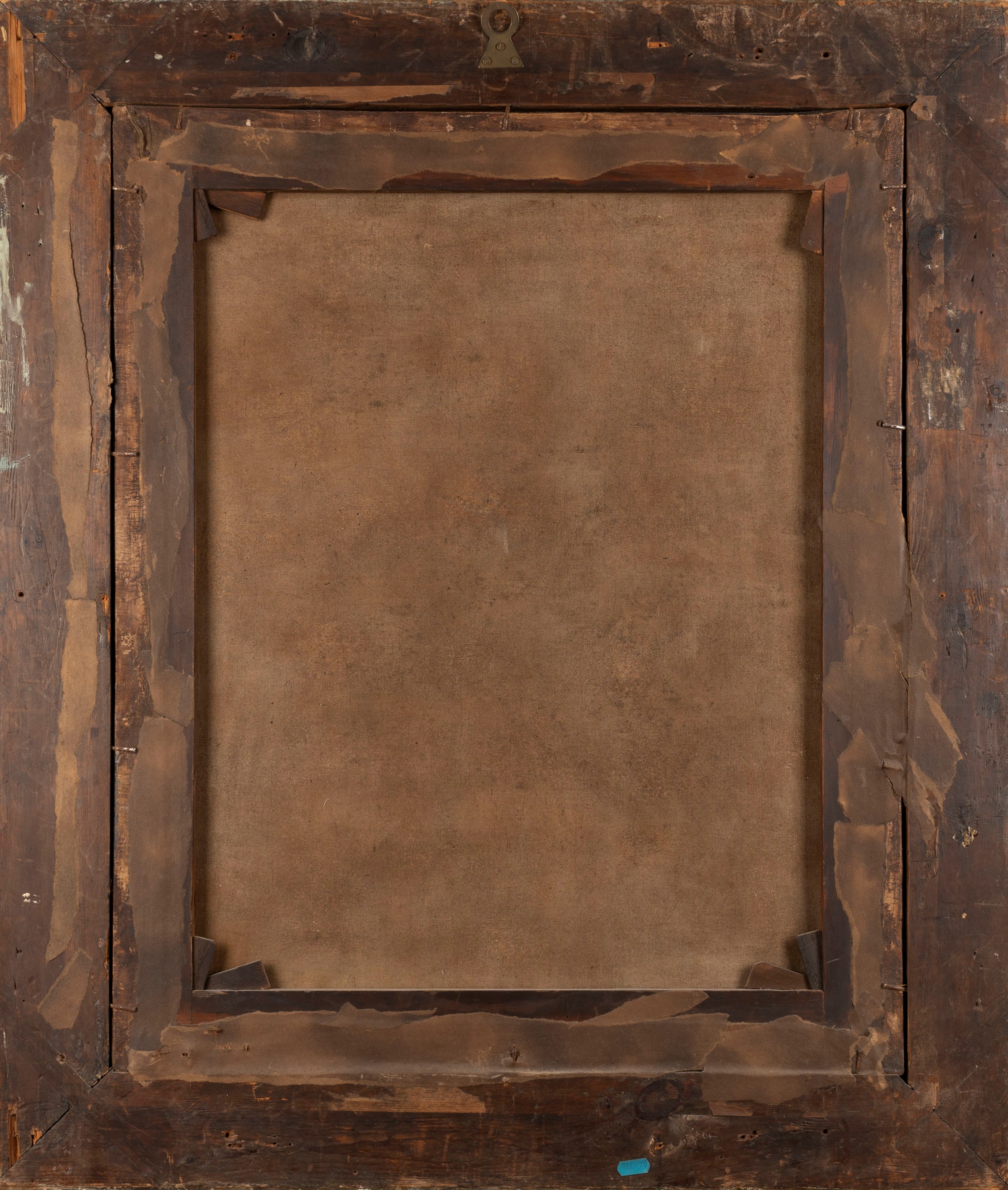 Rose, tulipani, campanule e altri fiori in un vaso