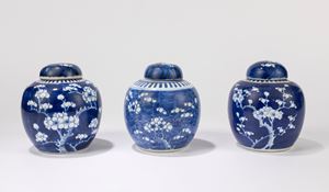 Three blue and white porcelain 'Ginger jars' with covers