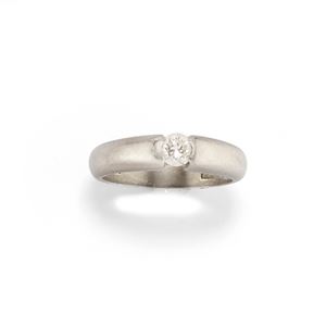  - Anello con diamante