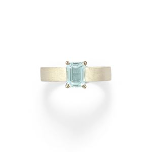  - Anello con acquamarina