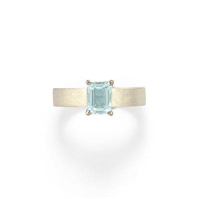Anello con acquamarina di ct 1,09, oro bianco 18k e 9k