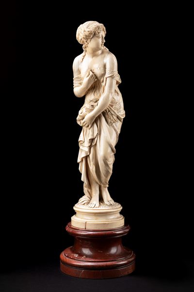 Scultura in avorio raffigurante dama con colomba, Secolo XIX