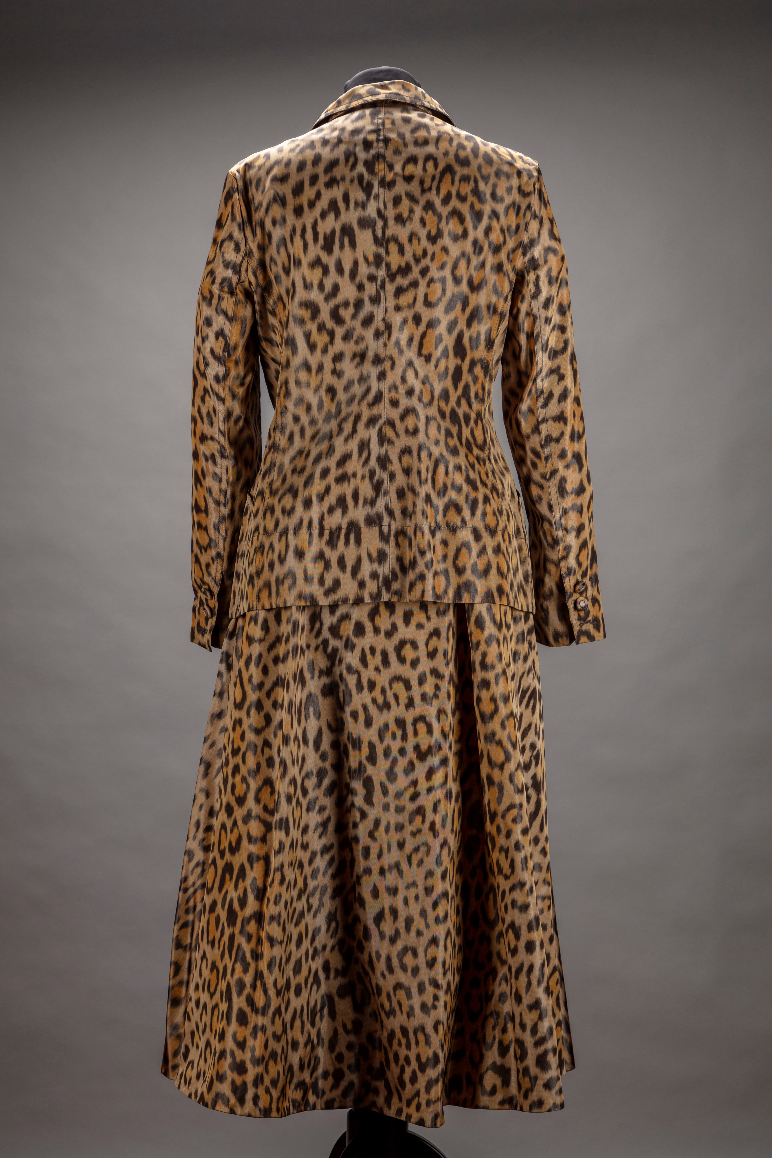 Completo giacca con gonna lunga