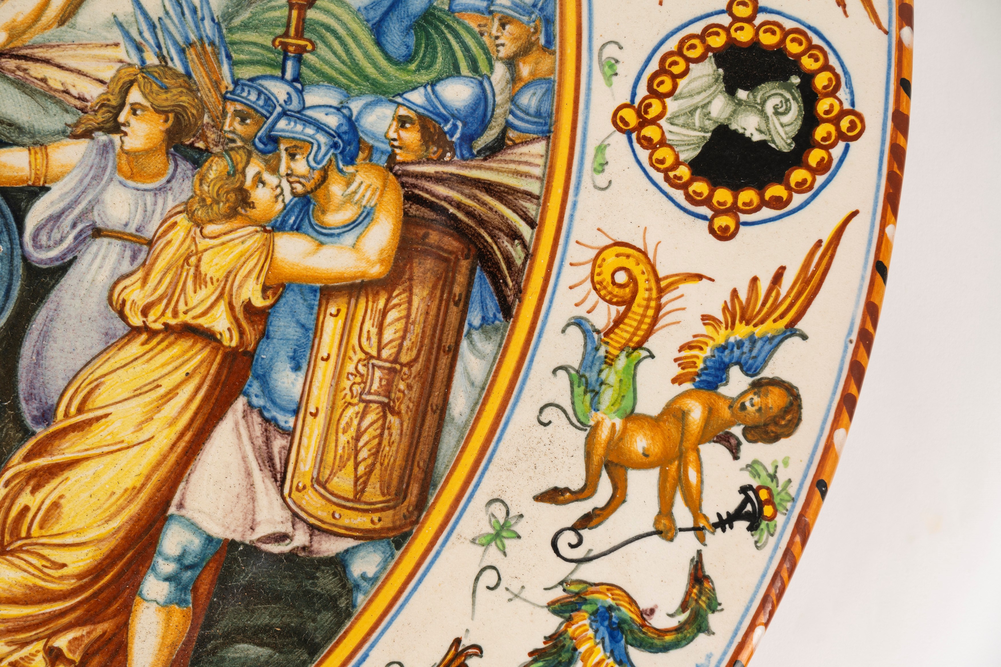 Molaroni Pesaro - Coppia di Piatti Istoriati in Maiolica, Secoli XIX-XX