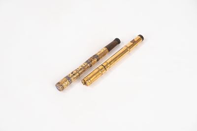 Due Penne Stilografiche Placcate in Oro, con Pennino in Oro 14k, Secolo XX