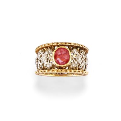 Anello con rubino e diamanti, oro bicolore 18k
