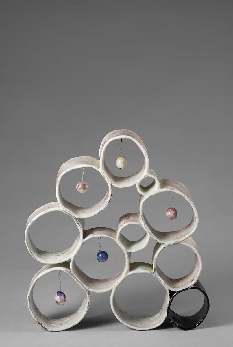 Fausto Melotti - Cerchi - Ceramica smaltata policroma, nylon e ottone, 1955 ca.